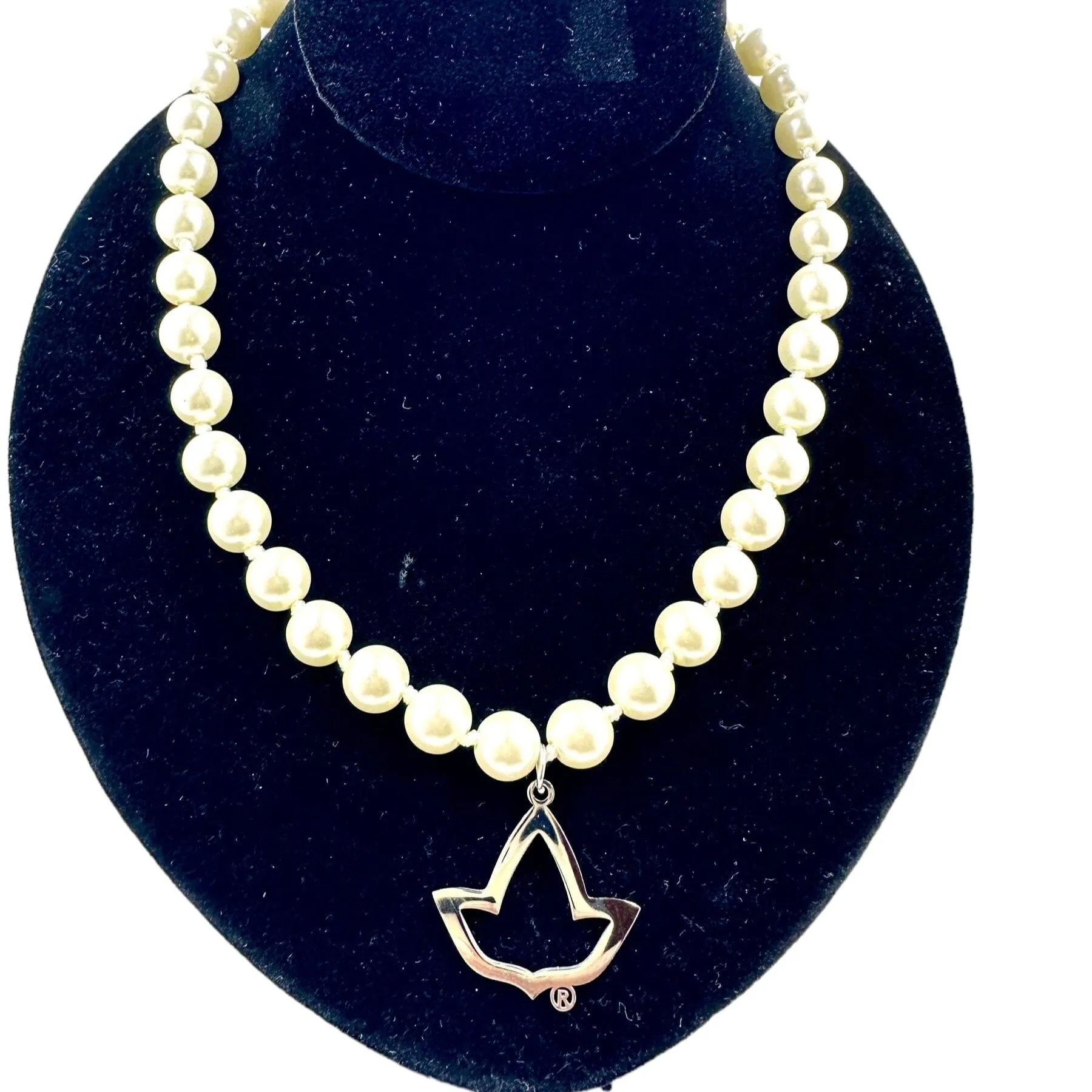 AKA Ivy Leaf Glass Pearl Necklace