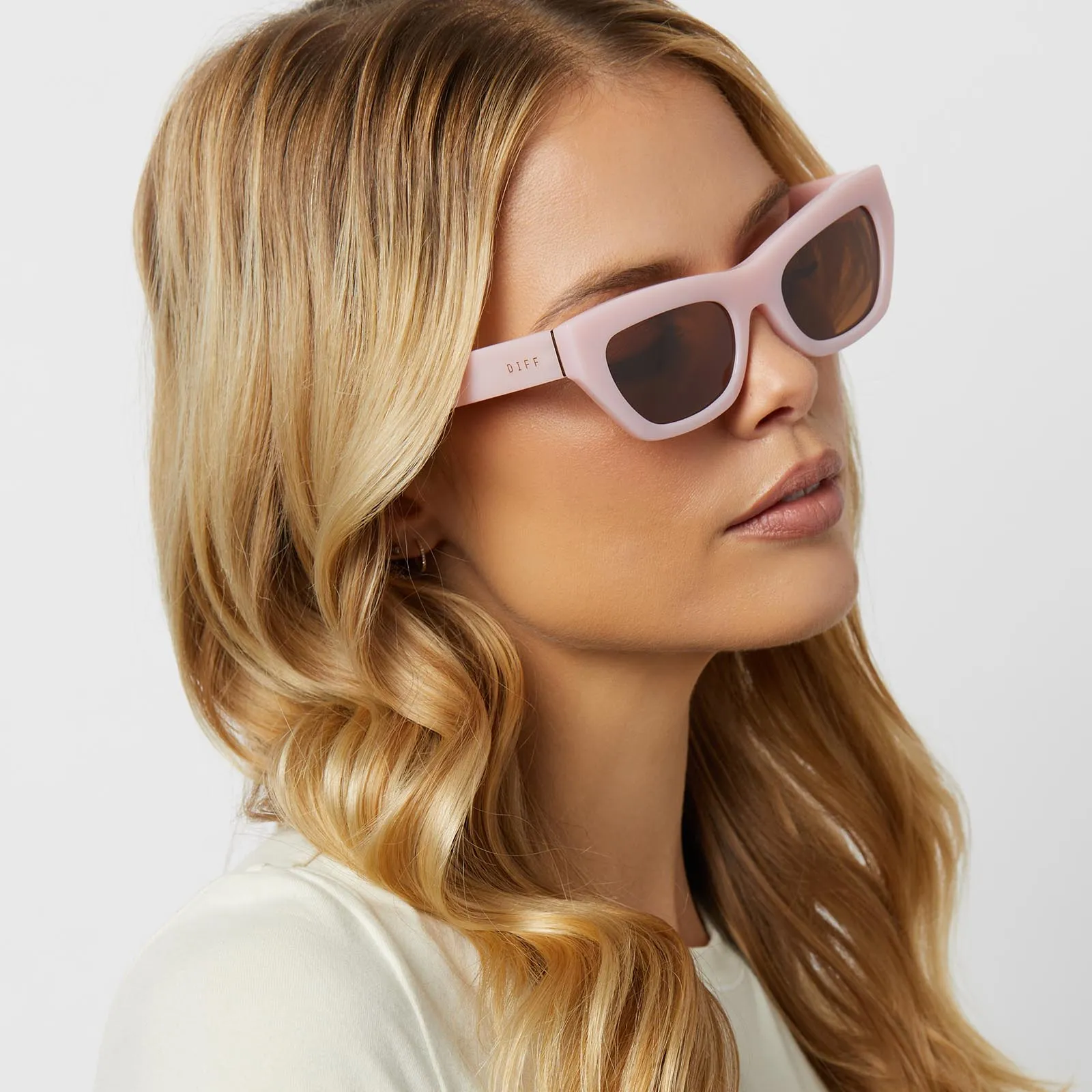 KATARINA - PINK VELVET   BROWN SUNGLASSES