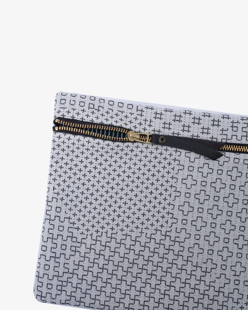 Kiriko Original Flat Zipper Pouch, Medium, White Sashiko