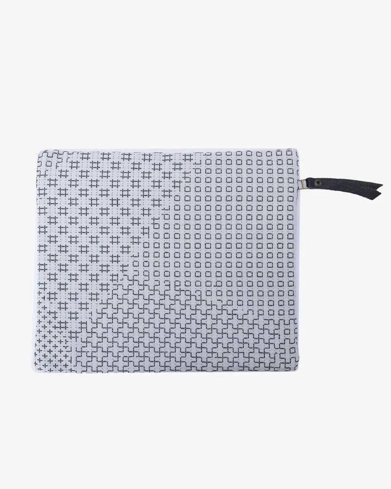 Kiriko Original Flat Zipper Pouch, Medium, White Sashiko